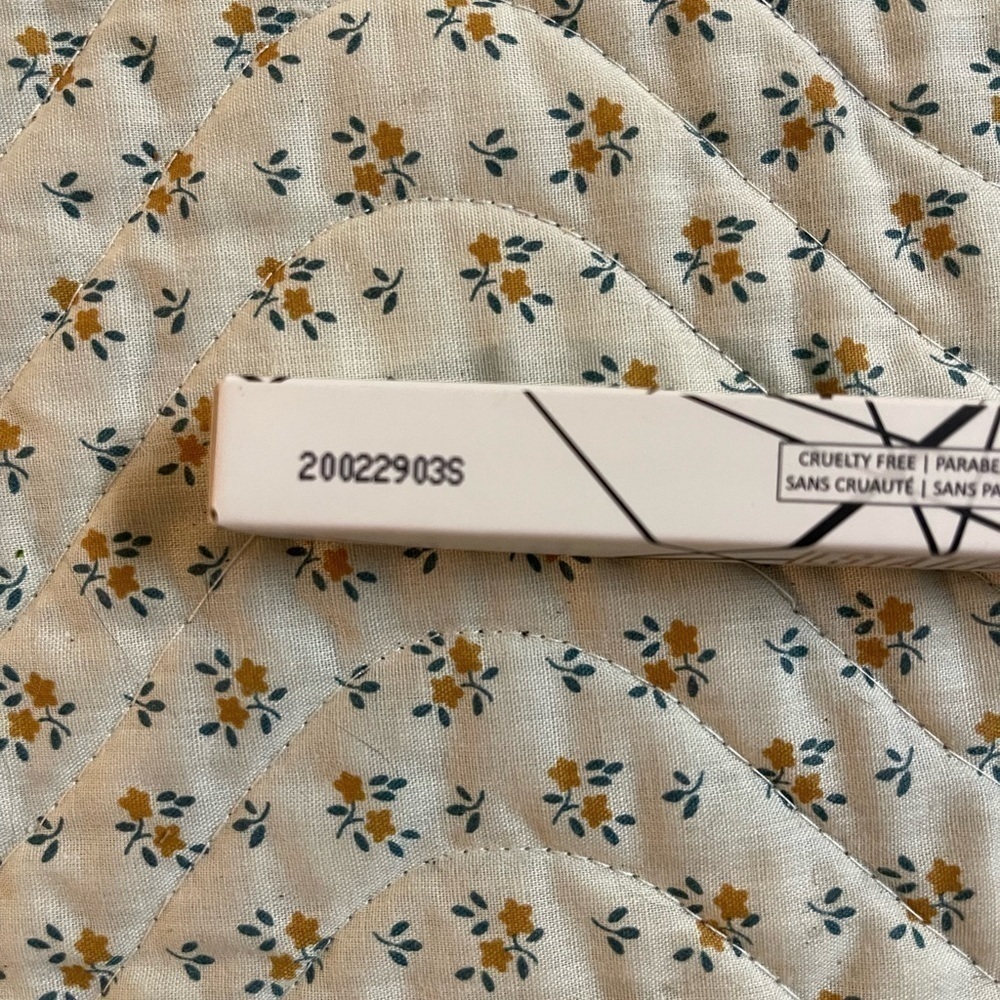Estate Liquid Eyeliner - Picture 5 of 5